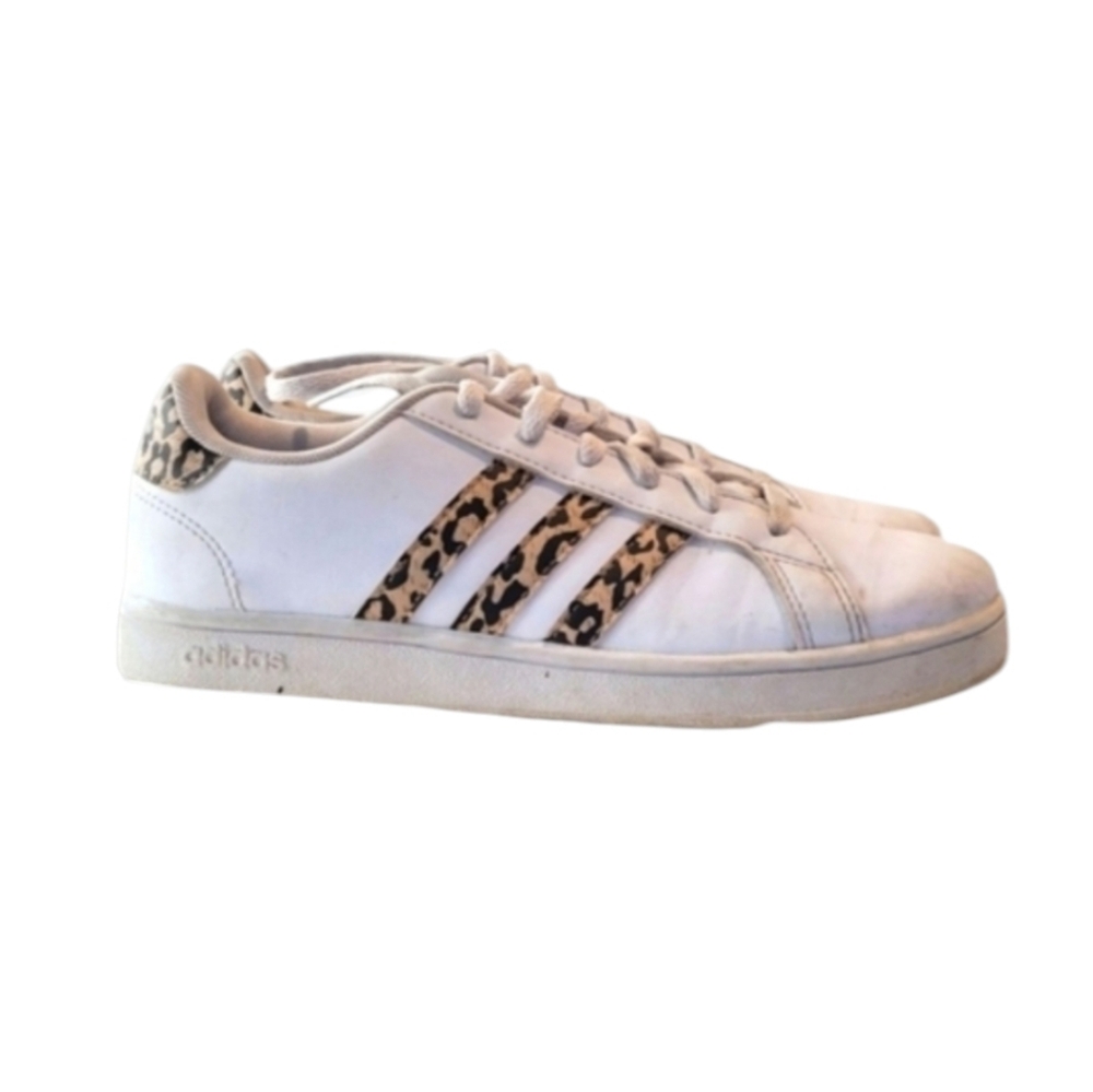 Vintage Adidas White Low Top Sneakers Leopard Print Striped Size 4.5 Kids